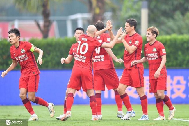 本轮意甲，那不勒斯主场2-1战胜卡利亚里。